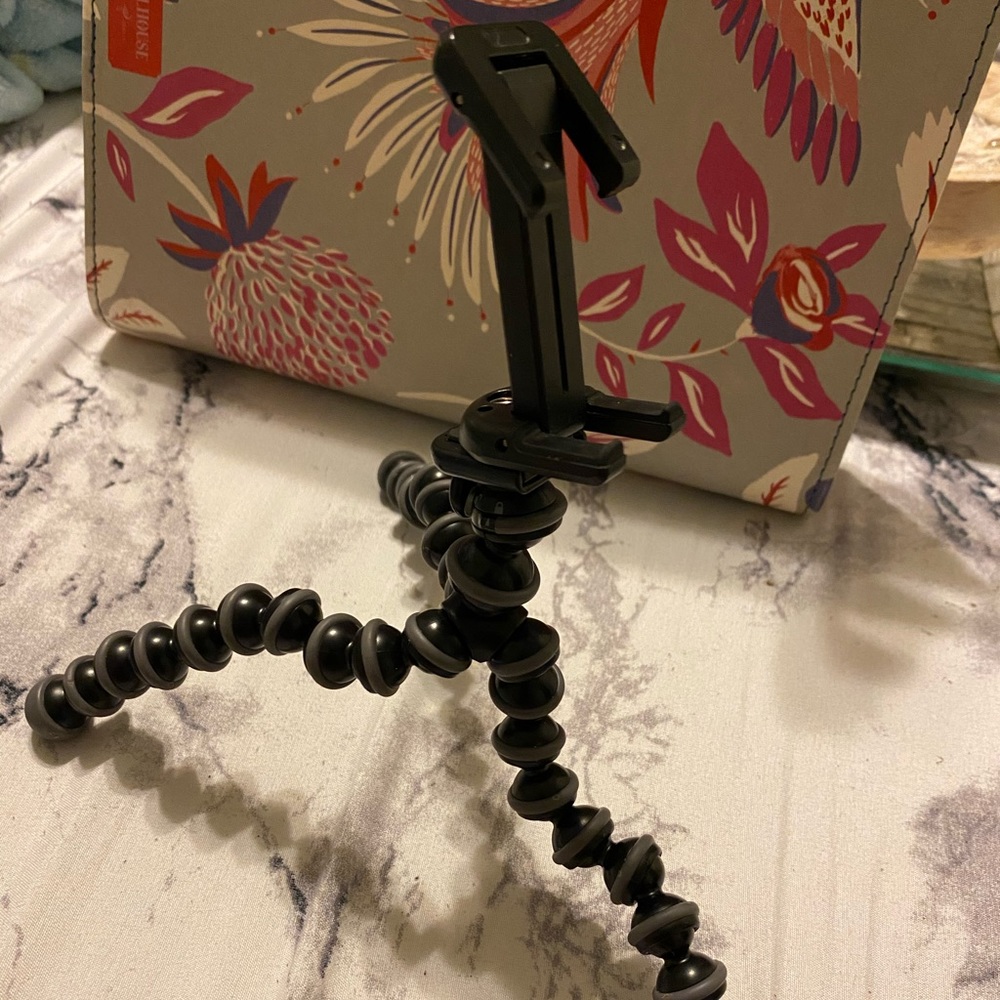 Phone tripod